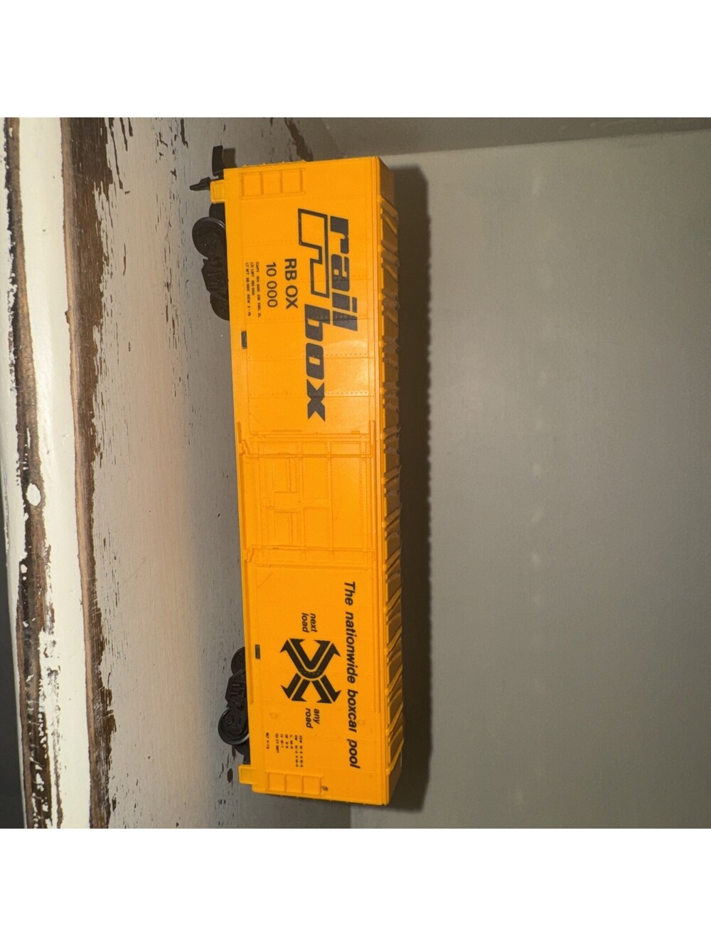 HO Scale "Rail Box" RBOX 10000 Fifty Foot Freight Train Box Car